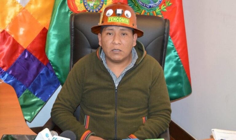 Evistas responden a Mujica: Las bases decidirán el futuro político de Evo Morales