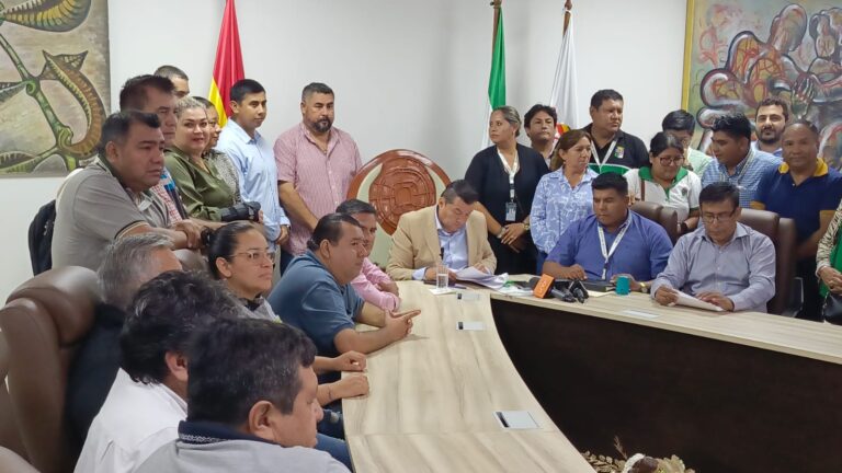 Transportistas en Santa Cruz anuncian paro departamental por disputa de tarifas