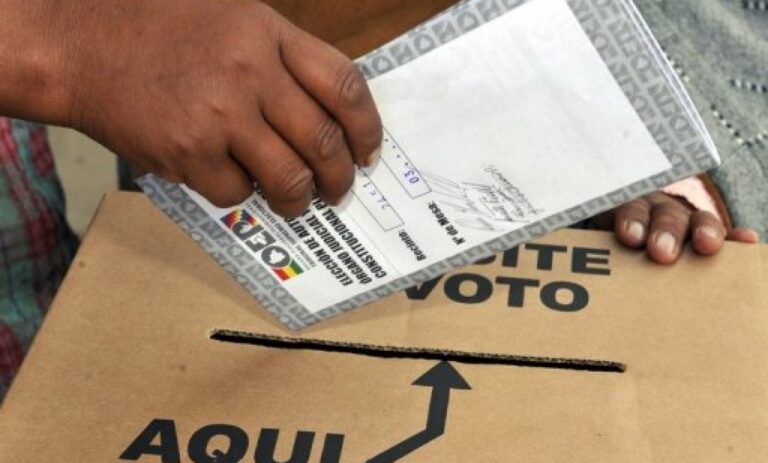 Gobernador de Tarija promulga el Auto de Buen Gobierno para elecciones judiciales 2024