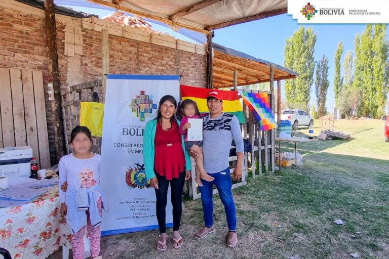 Al Menos 1,8 Millones de Bolivianos Viven en el Exterior: Día del Migrante