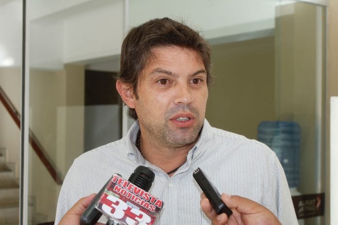 Exconcejal Valmoré Donoso cuestiona falta de continuidad en obras de puentes en Tarija