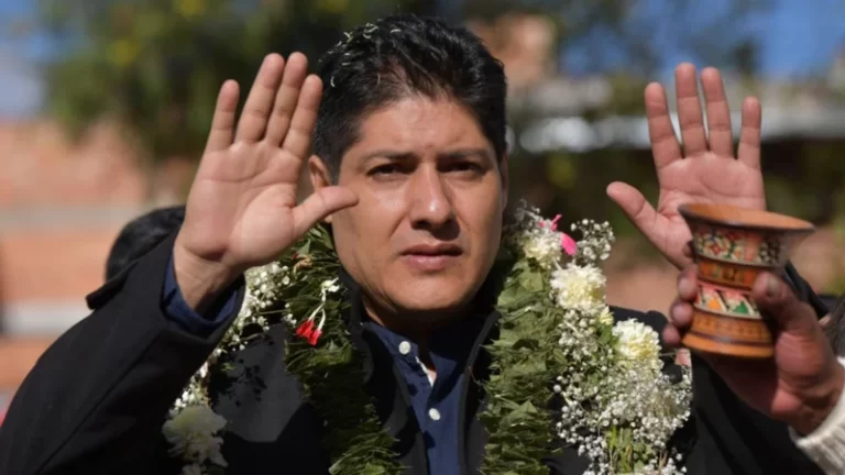 Exministro Lisperguer investigado por enriquecimiento ilícito: posee 9 bienes inmuebles y movimientos millonarios