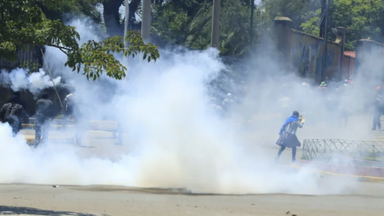 Arrestan a 21 personas por intento de toma de la Federación de Campesinos en Cochabamba