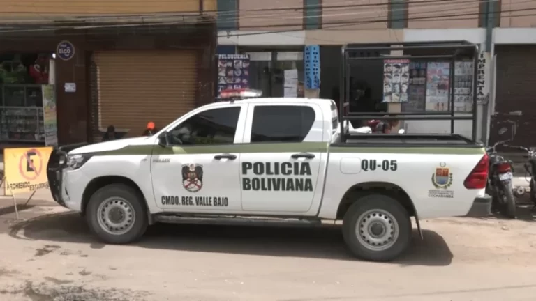 Aparatoso accidente en Quillacollo deja dos heridos; conductor responsable huyó