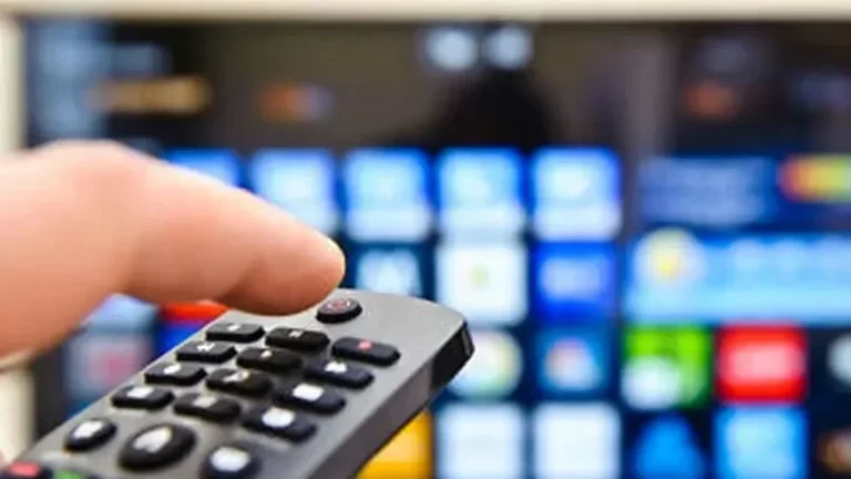ATT inicia el bloqueo de aplicaciones ilegales de TV y advierte con sanciones