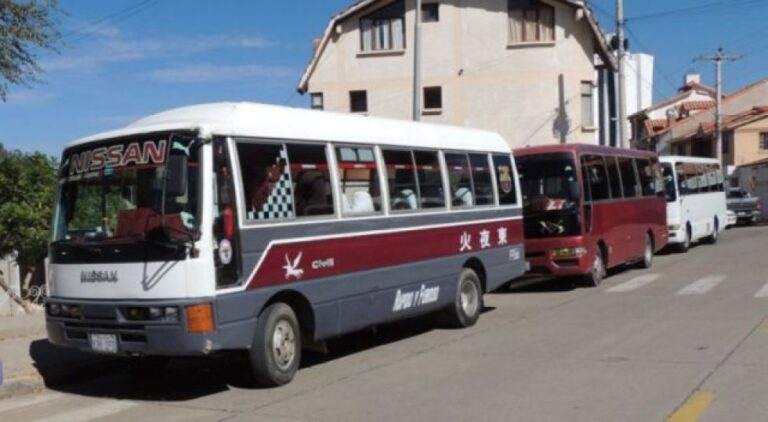 Choferes de Sucre advierten con bloqueos por la Ley de Estacionamientos y exigen socialización